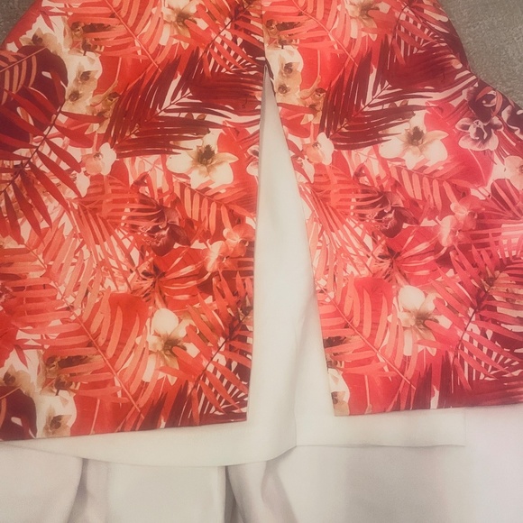 Elliatt Tower Dress, Asymmetrical, Floral Sleeveless Dress, Size Small - Picture 8 of 16